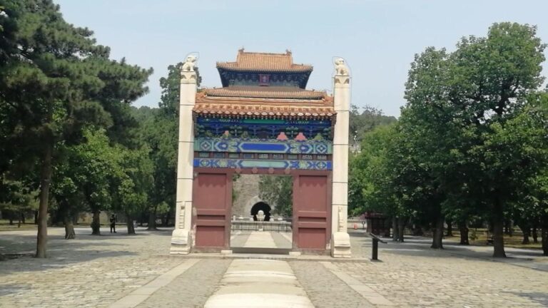 Private Tour: Badaling Great Wall and Dingling at Ming Tombs