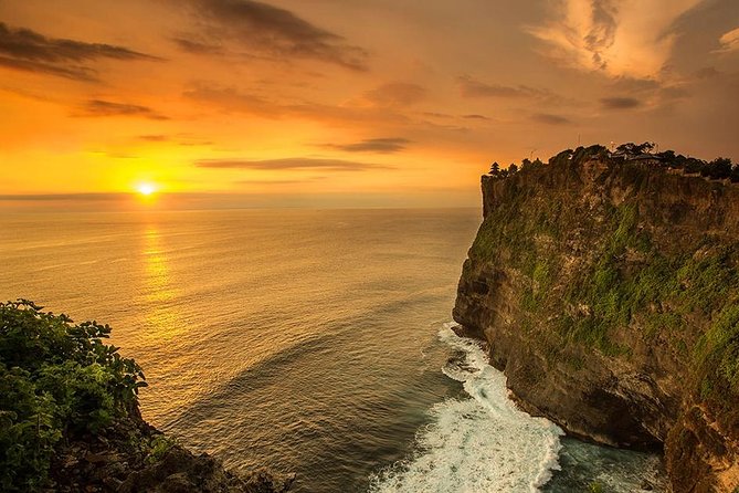 Private Tour Bali Beaches and Uluwatu Temple With Dinner
