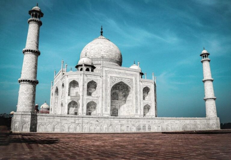 Private Tour of Taj Mahal, Agra Fort, and Fatehpur Sikri