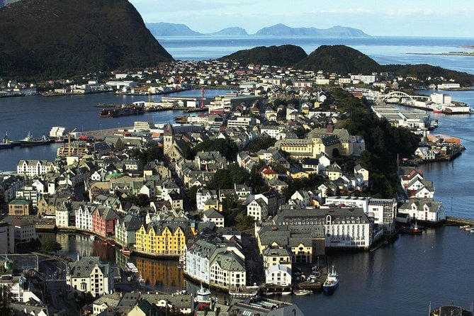 Private Transfer To and From Airport in Ålesund