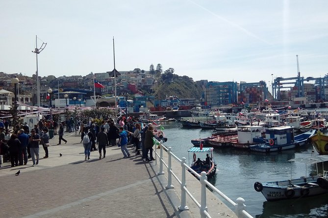 1 private walking tour in valparaiso Private Walking Tour in Valparaíso