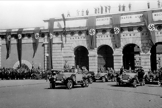 Private World War II Walking Tour in Vienna