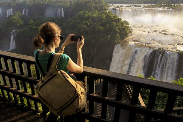 Puerto Iguazú Combo: Iguazu Falls 2 Day Tours Transfers