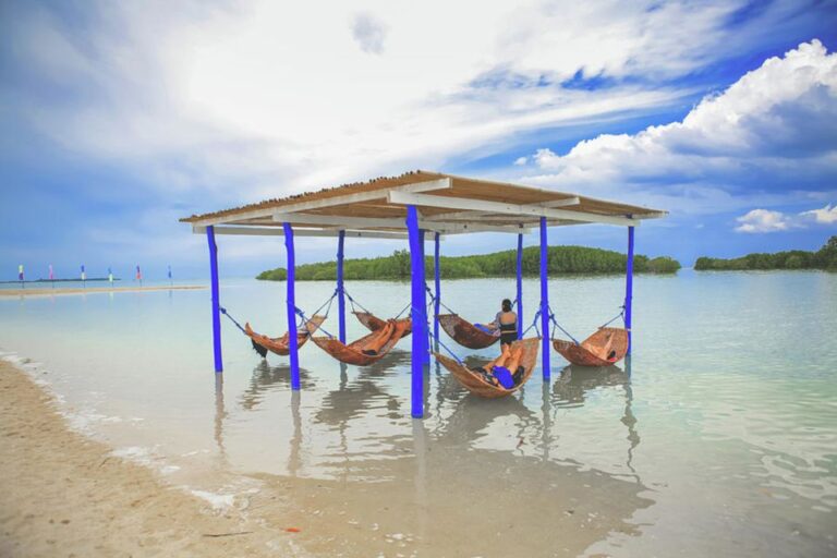 Puerto Princesa: Honda Bay Island Hopping & Optional Massage