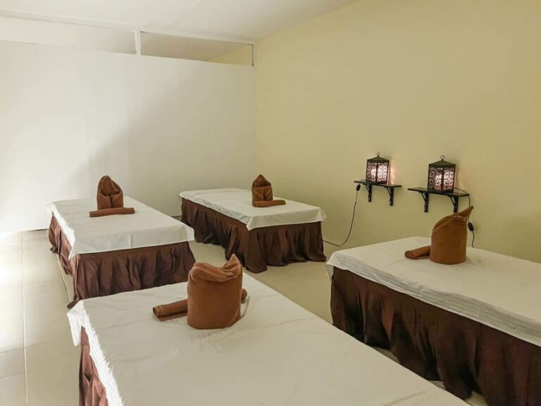 Puerto Princesa: Relaxing Massage With Optional Transfers