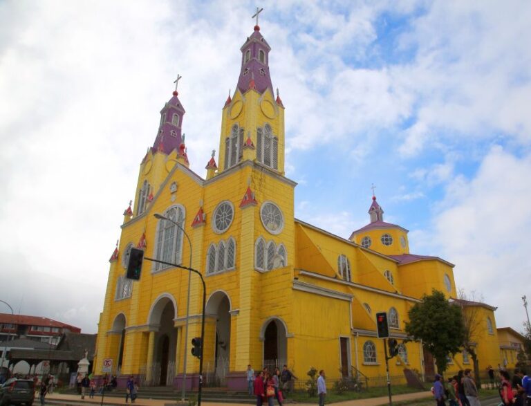 Puerto Varas: Fullday Chiloe Island Tour Castro and Dalcahue