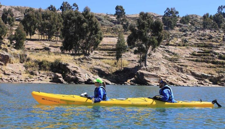 Puno: Uros Island – Kayak Entrance