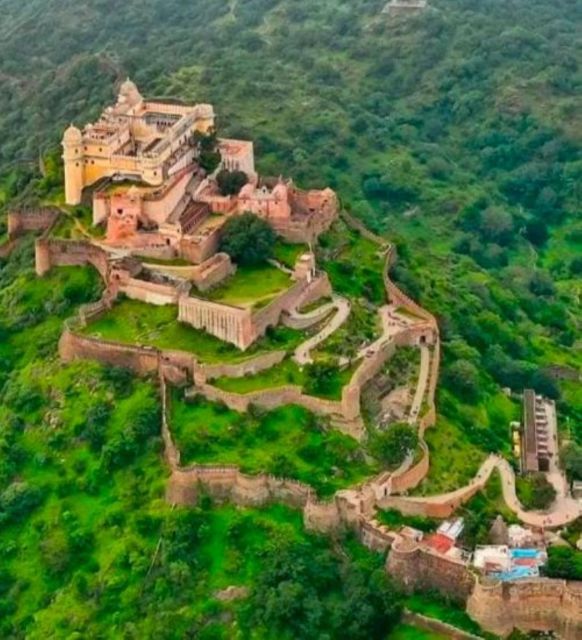 Rajasthan Tour: 8 Night 9 Days Luxury Private Tour by Car.