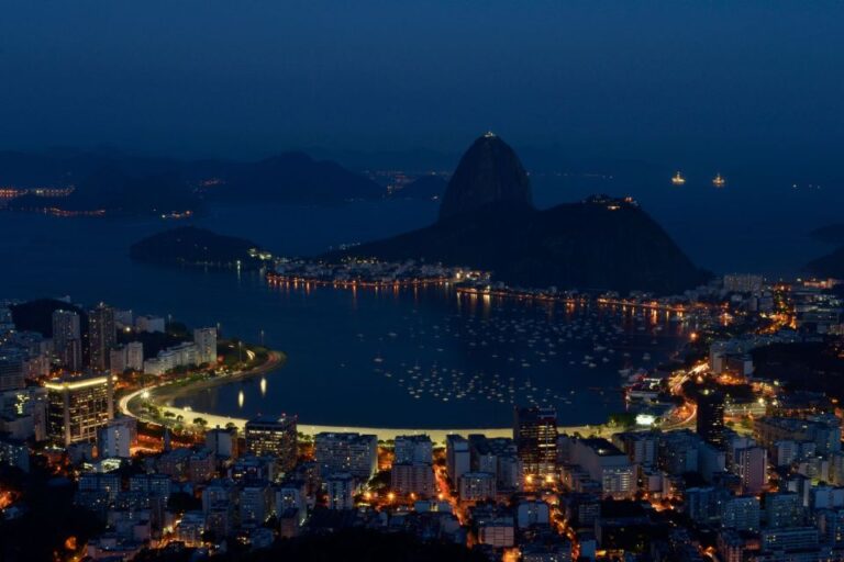 Rio De Janeiro: Sightseeing Cruise by Night