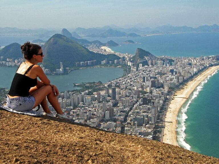 Rio De Janeiro: Vidigal Favela Tour and Two Brothers Hike