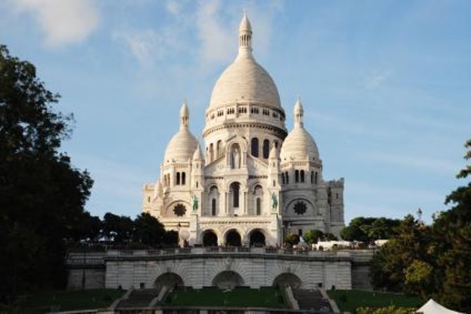 Sacred Heart and Montmartre With Private Guide