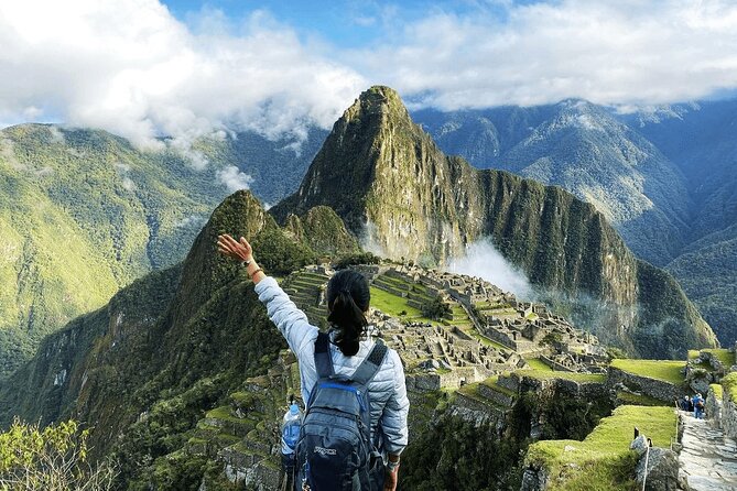 Sacred Valley Tour to Machu Picchu 2D-1N