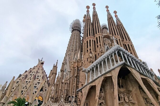 Sagrada Familia Skip the Line Ticket With Audioguide