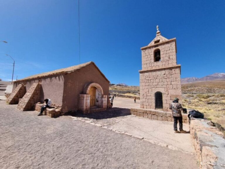 San Pedro De Atacama: Piedras Rojas and Lagunas Altiplanica