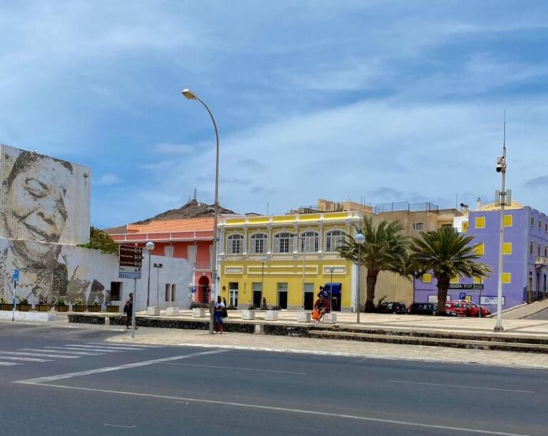 São Vicente: Guided City Tour of Historic Mindelo