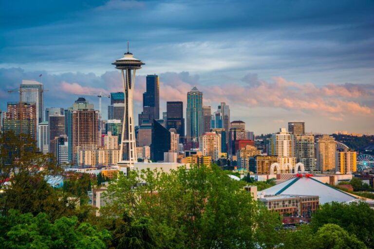 Seattle: Small Group Tour W/Space Needle, Boat & Underground