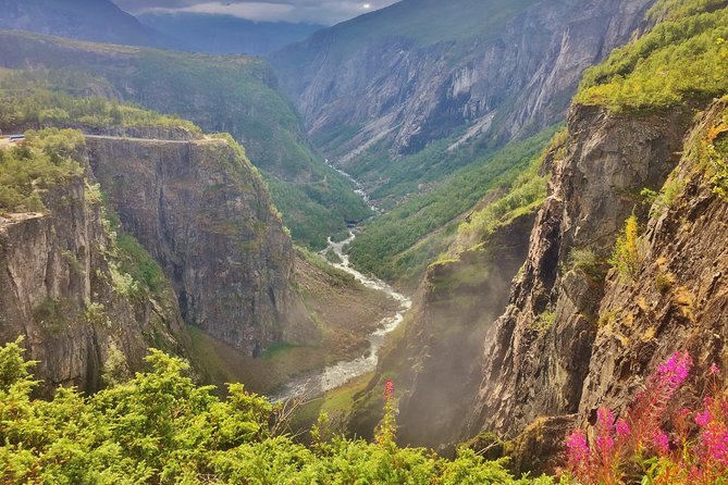 SEVEN WATERFALLS Tour: Private Roundtrip to the Hardanger Fjord, 12 Hours