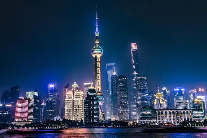 Shanghai Authentic Dinner and Night River Cruise With Rooftop Bar Hopping Option