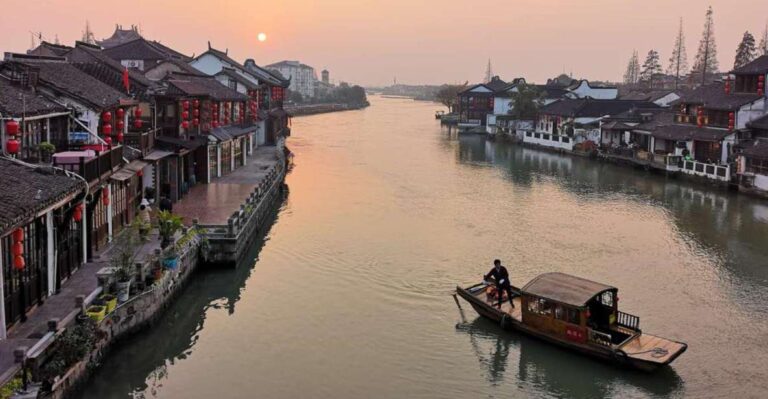 Shanghai Highlights and Zhujiajiao Water Town Private Tour