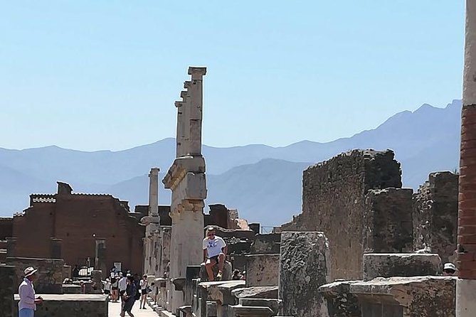Sharing Tour of Pompeii