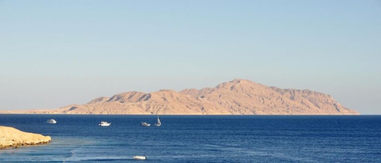 Sharm El Sheikh: Tiran Island Snorkeling Boat Cruise & Lunch