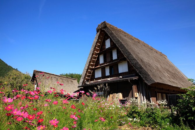 Shirakawago(Unesco World Heritage)/ Onsen / Hiking / 1day Tour