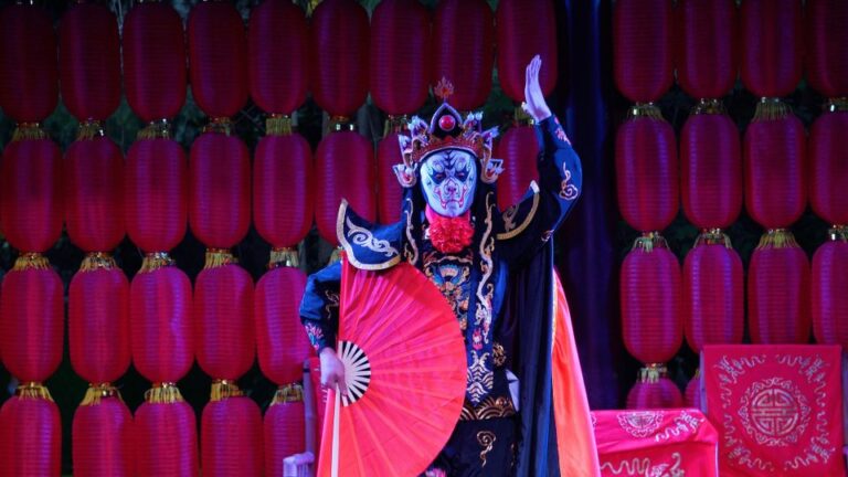 Sichuan Opera Show at Jinjiang Theater