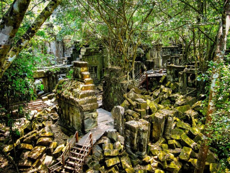 Siem Reap: 2-Day Angkor Sunrise, Banteay Srey, & Beng Mealea