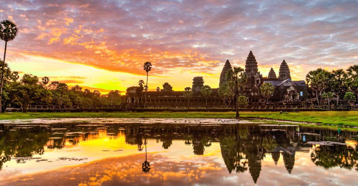 1 siem reap angkor sunrise bike tour with breakfast and lunch Siem Reap: Angkor Sunrise Bike Tour With Breakfast and Lunch