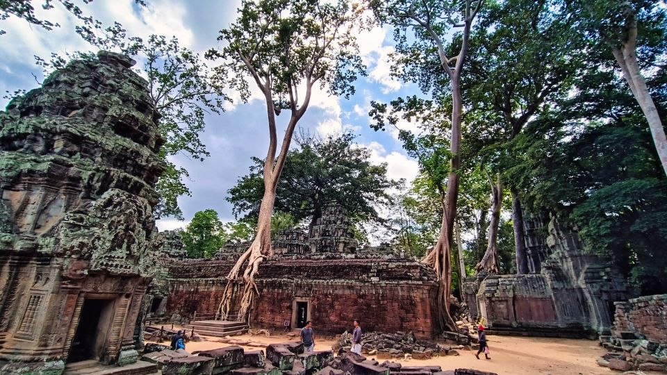 1 siem reap angkor wat tour on a vespa Siem Reap : Angkor Wat Tour on a Vespa
