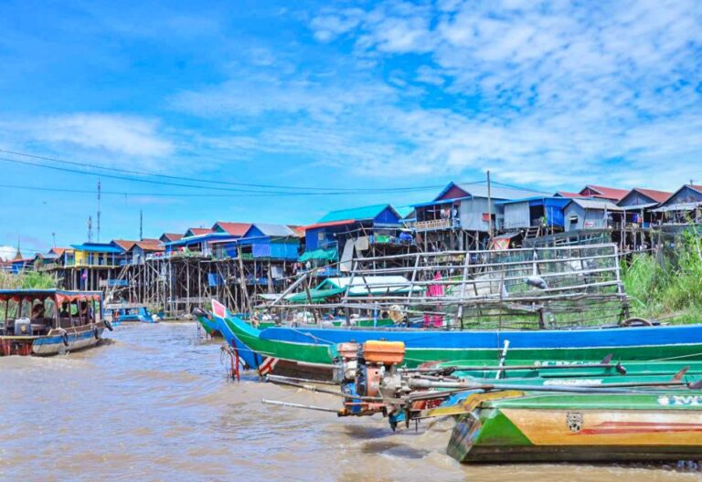Siem Reap: Floating Village and Sunset Private Boat Tour