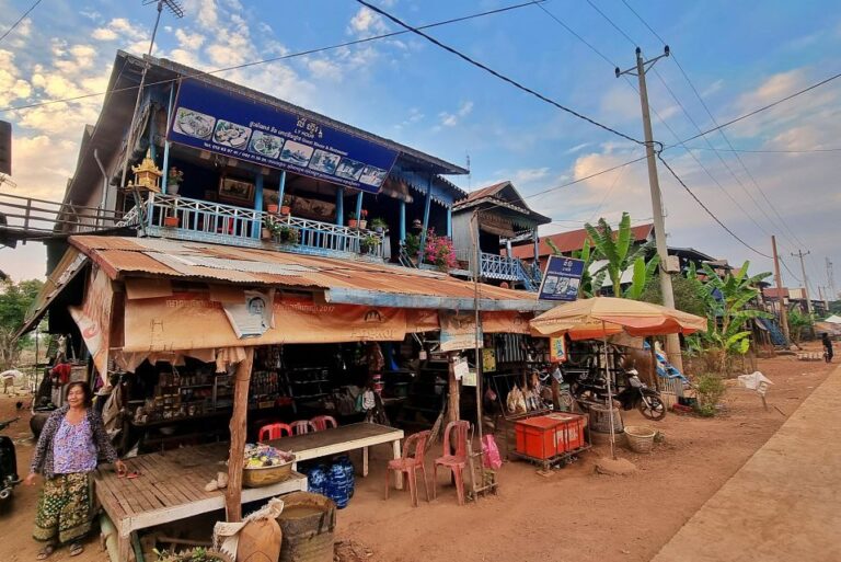 Siem Reap: Kompong Phluk Floating Village Jeep and Boat Tour