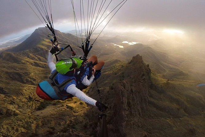 SILVER 1000m Paragliding Tandem Flight Above South Tenerife