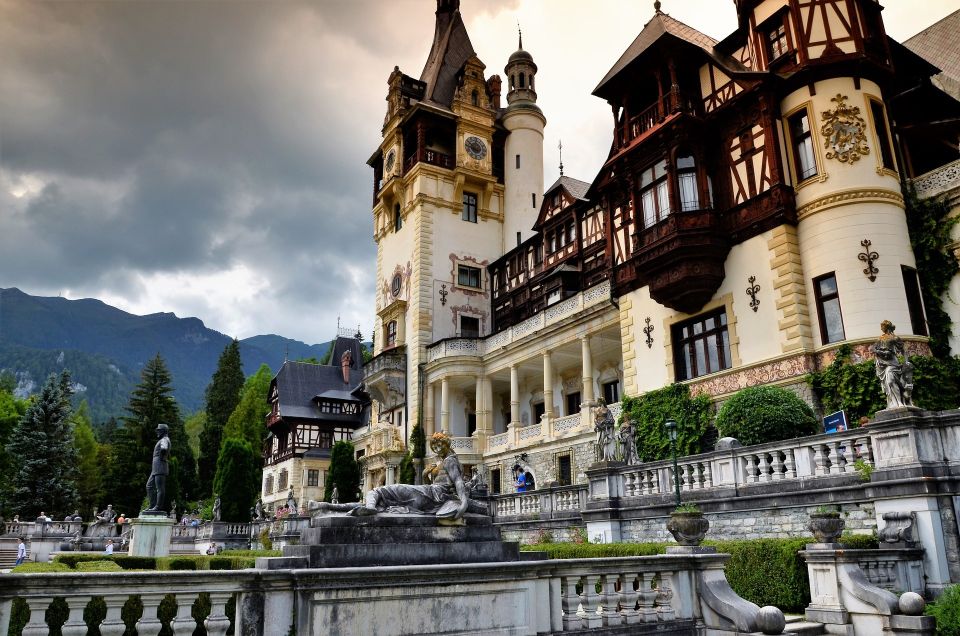 1 sinaia peles castle tour with an expert guide Sinaia: Peleș Castle Tour With an Expert Guide