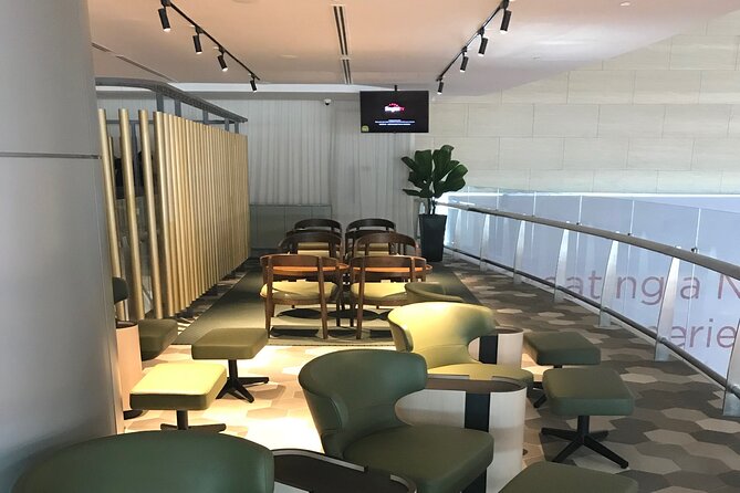 Singapore Changi Airport BLOSSOM – SATS & Plaza Premium Lounge at Terminal 4
