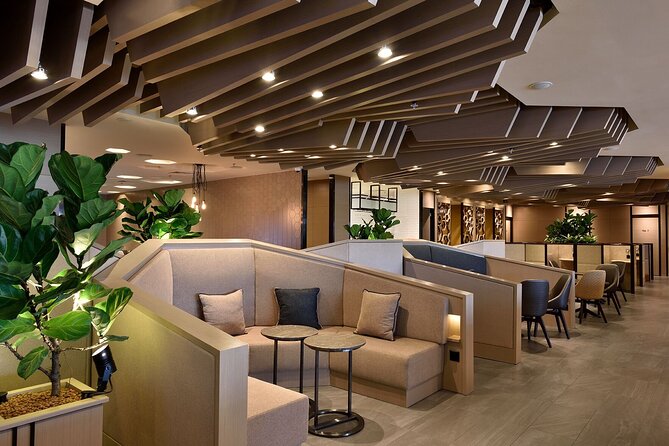 Singapore Changi Airport Plaza Premium Lounge at Terminal 1 - Expectations and Services Provided