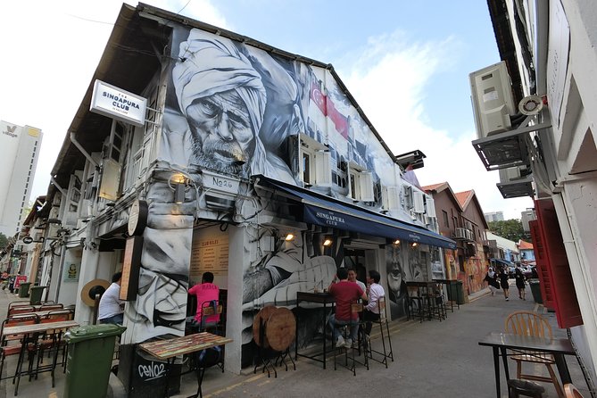 Singapore Street Art Hunting in Kampong Glam: A Self-guided Audio Tour