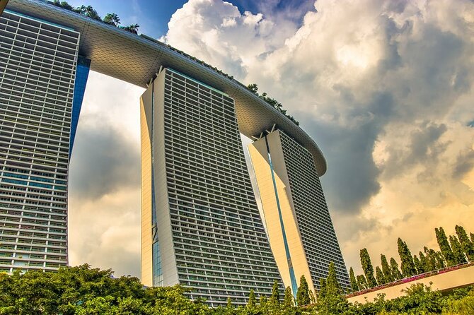 1 singapores food marina bay capitol building walking tour Singapores Food, Marina Bay & Capitol Building Walking Tour
