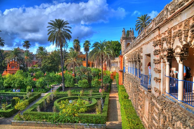 Skip the Line: Alcazar Guided Tour in Seville