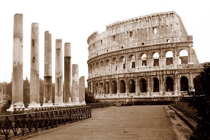 Skip the Line: Premium Colosseum, Palatine Hill & Roman Forum Private Tour