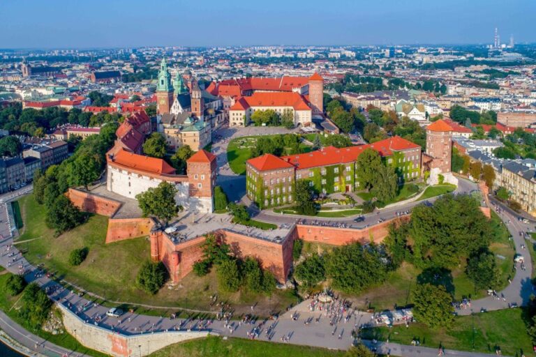 Skip-the-Line Wawel Castle Chambers Private Tour