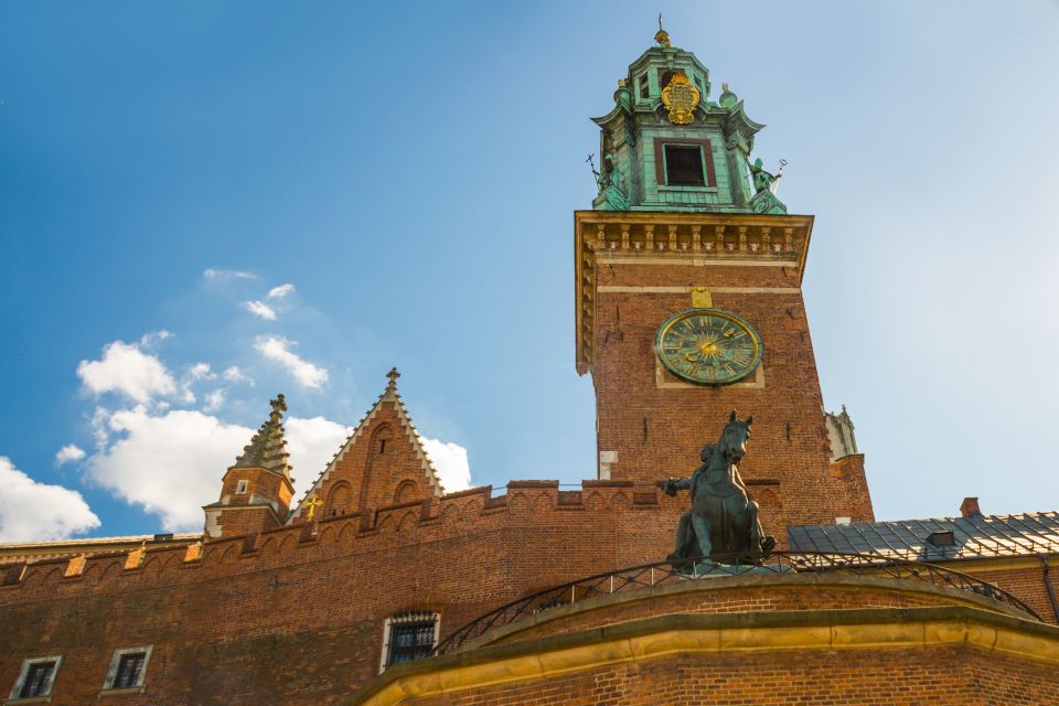 1 skip the line wawel cathedral in krakow private tour Skip-the-line Wawel Cathedral in Krakow Private Tour
