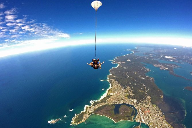 Skydive Sydney-Newcastle up to 15,000ft Tandem Skydive