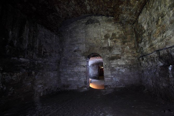 Small Group Edinburgh Underground Vaults Historical Walk