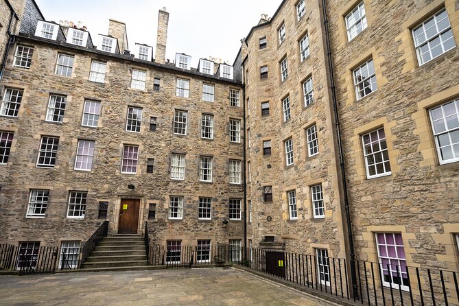 Small-Group Sinister Old Town Walking Tour of Edinburgh