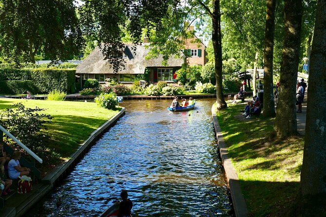 Small-Group Tour to Windmills & Giethoorn With Mercedes Van