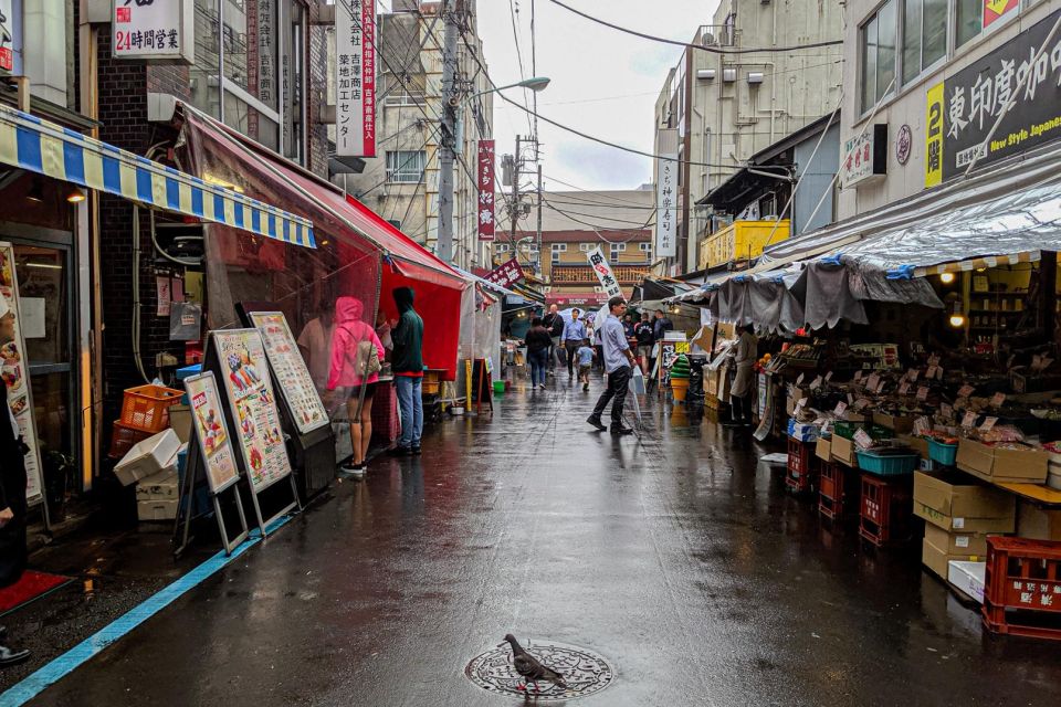 1 small group tsukiji fish market food tour Small Group Tsukiji Fish Market Food Tour