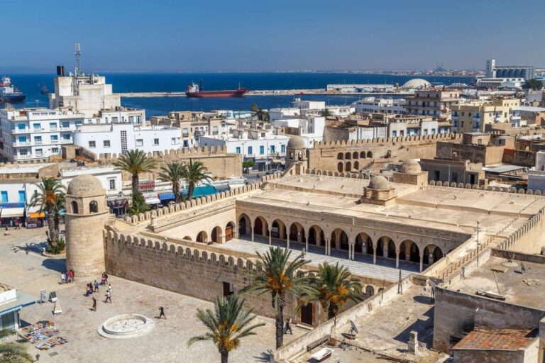 Sousse: Private Trip to Kantaoui, Sousse Medina, and Hergla