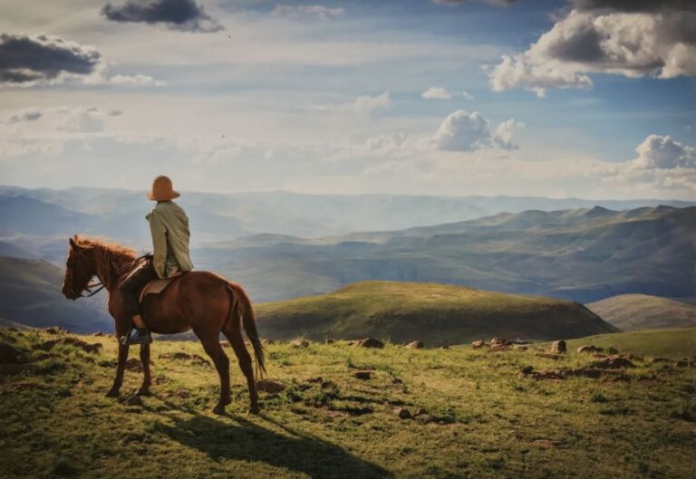 South Africa: 2-Day Lesotho Pony Trek & 4×4 Sani Pass Ride