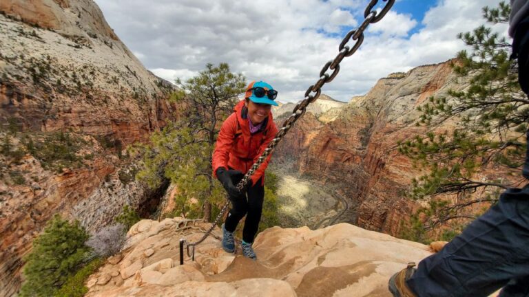 Springdale: Angels Landing Summit Guided Hike With Permit